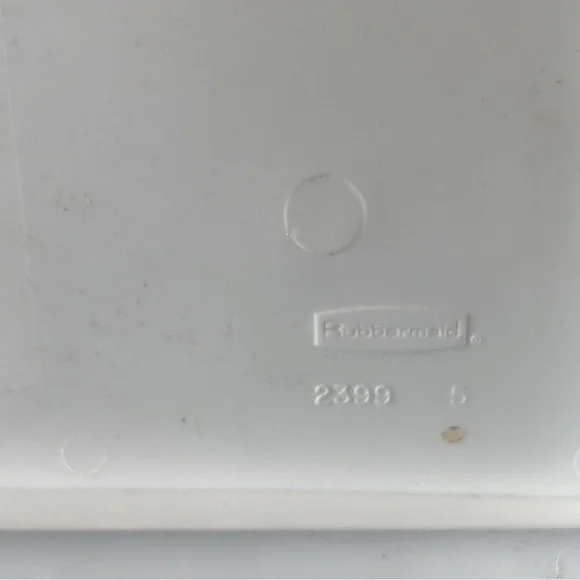 Rubbermaid Trash Can